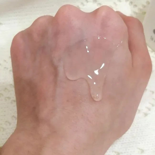 فوم شستشوی صورت سراوی مخصوص پوست نرمال تا چرب
