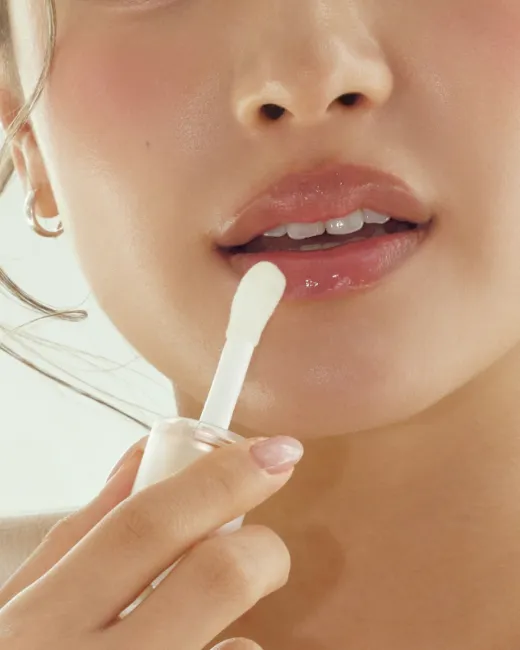 Vita Glow Lip Oil - Dreamy Olive 4.5g